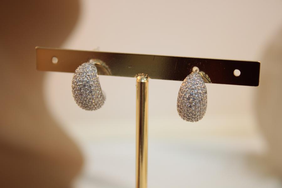 Arete media luna con brillos