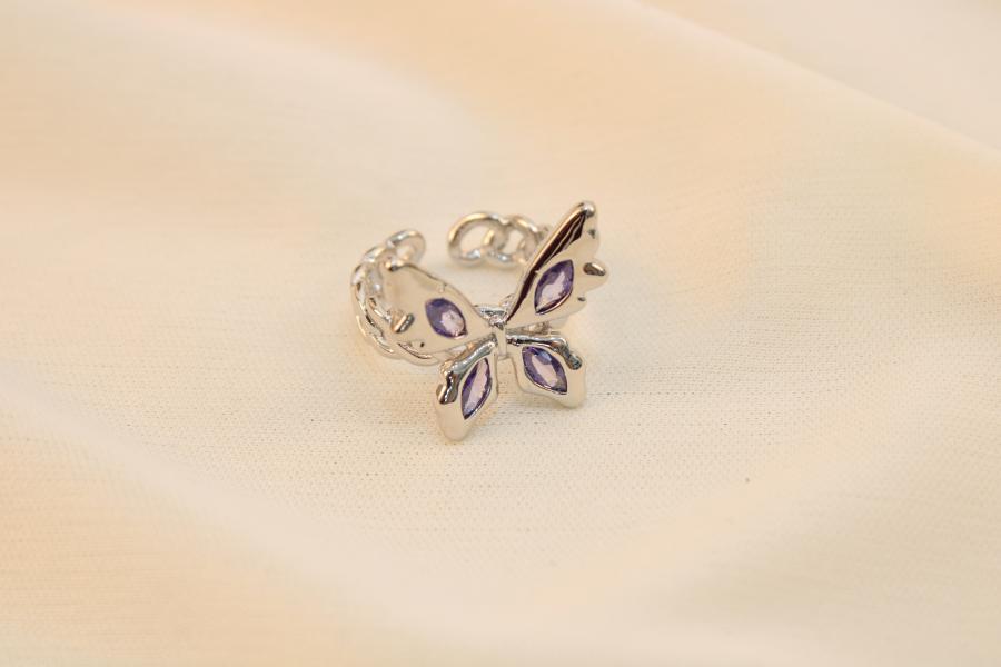 Anillo De Mariposa Con Zirconias Moradas En