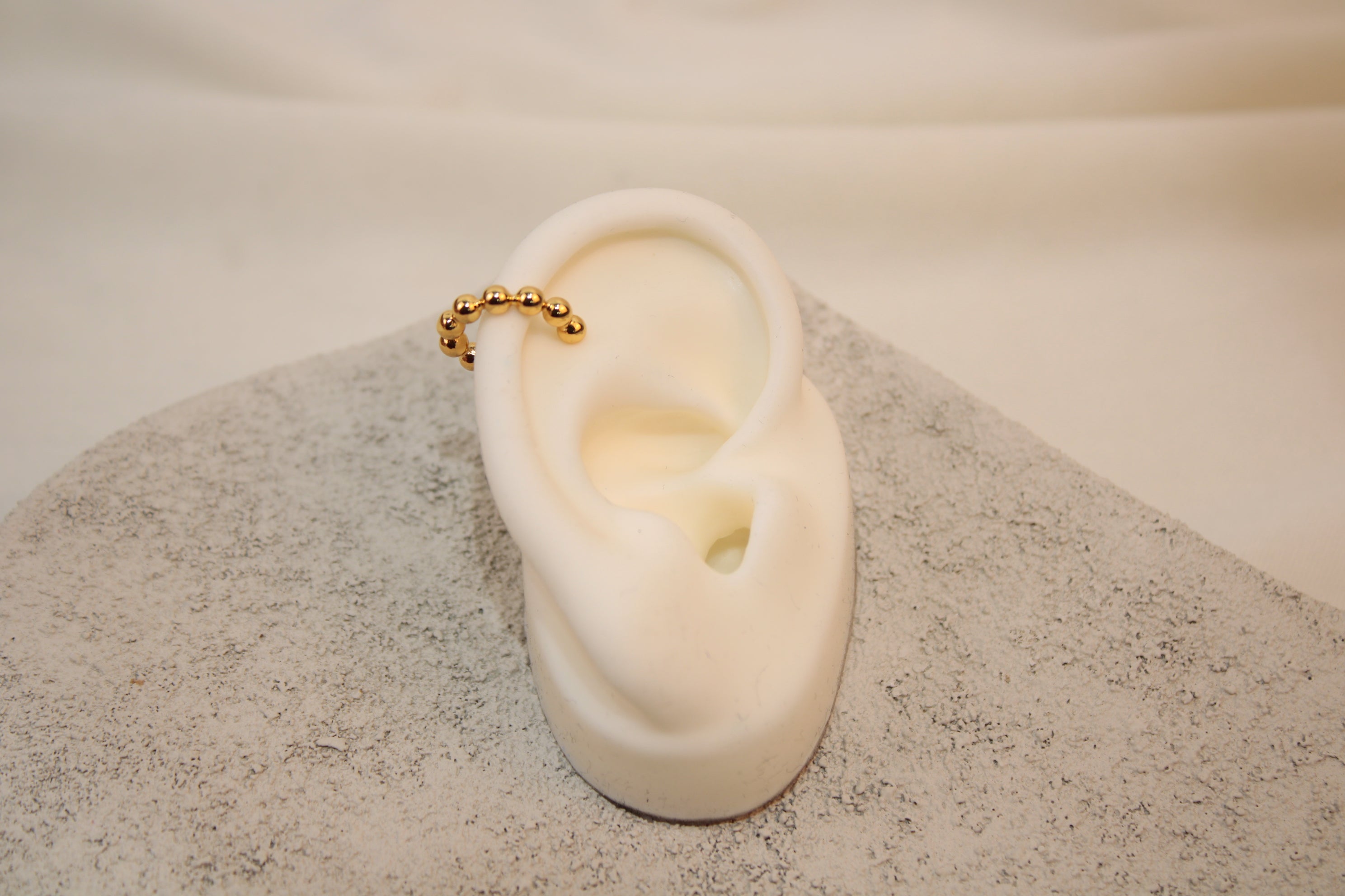 Earcuff Delicado Bolitas Mediano