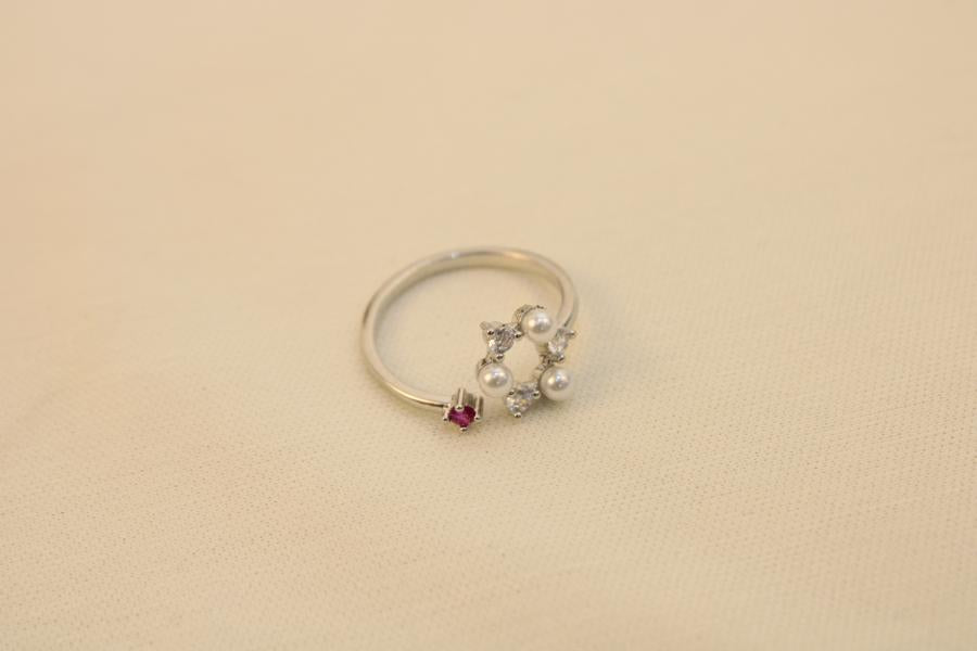 Anillo De Flor Con Piedra Rosa