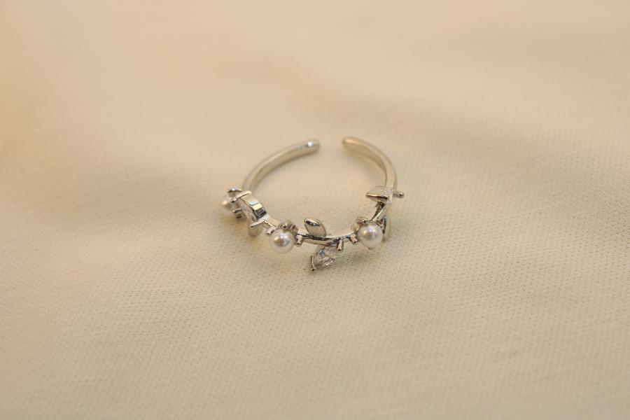 Anillo De Hojas Con Perlas