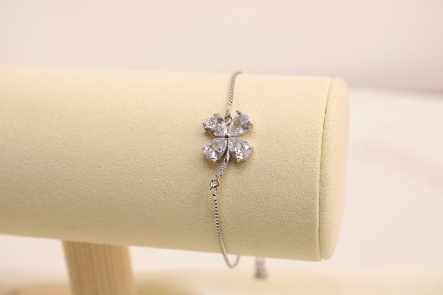 Pulsera Ajustable De Flor Con Zirconia Blanca