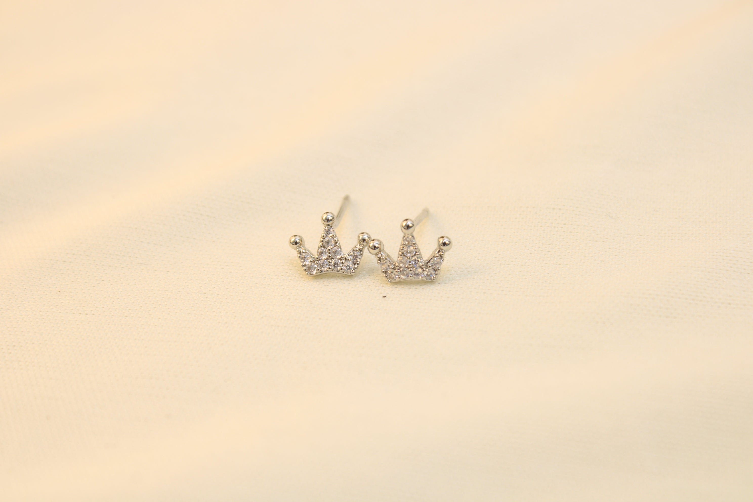 Arete De Corona Con Brillo