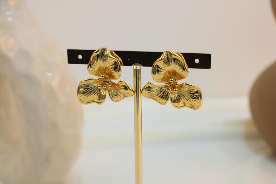 Arete De Flor Tres Pétalos