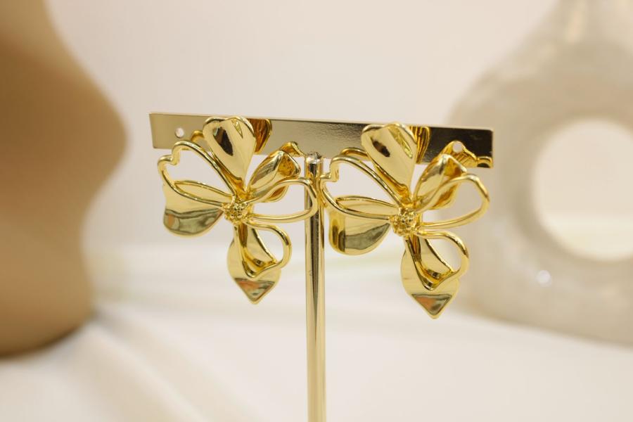Arete De Flor Dorado