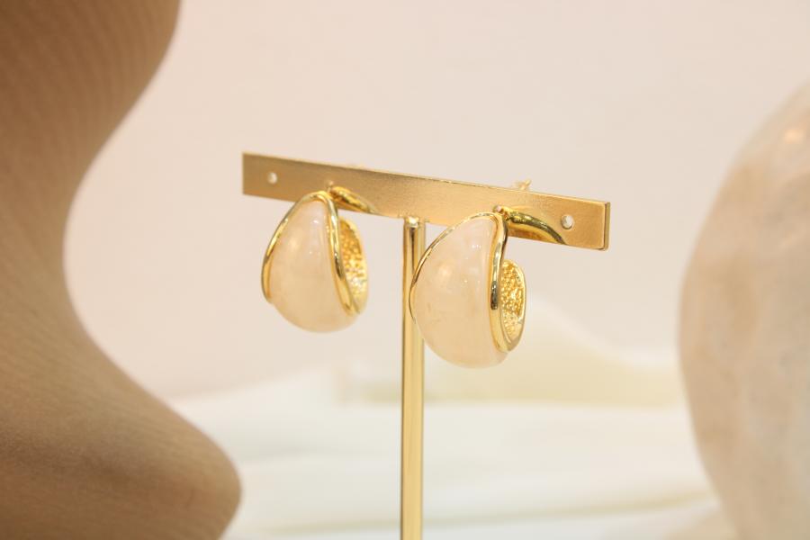 Arete De Acrilico Beige