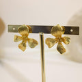 Arete De Flor Mediana De Cuatro Pétalos