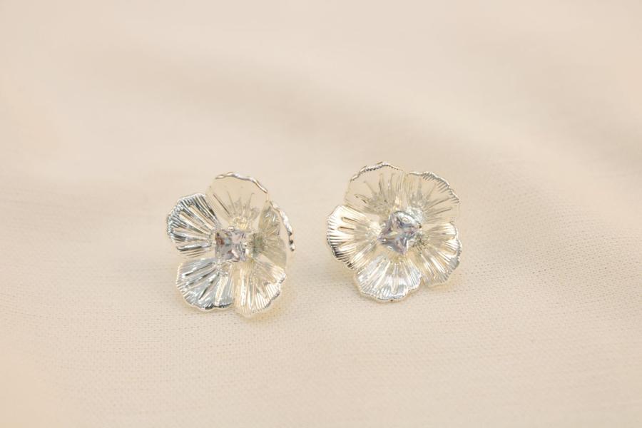 Arete De Flor Con Zirconia