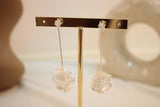 Arete flor colgante