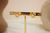 Arete flor pequeña con 3 petalos