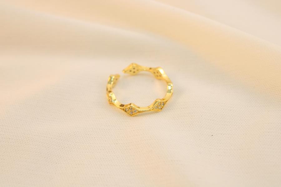 Anillo En Forma De Rombo