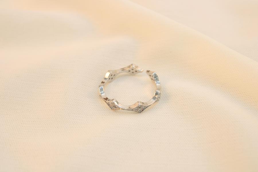 Anillo En Forma De Rombo