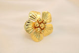 Anillo De Flor Con Perlas En El Centro