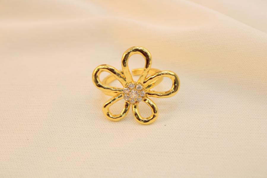Anillo De Flor Con Zirconia