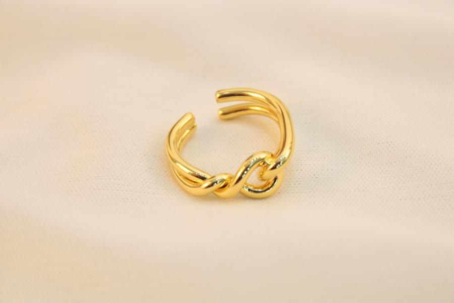Anillo En Forma De Nudo
