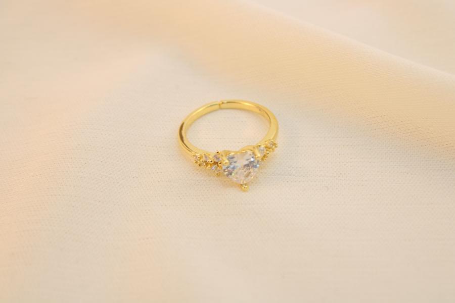 Anillo De Zirconia En Forma De Corazón