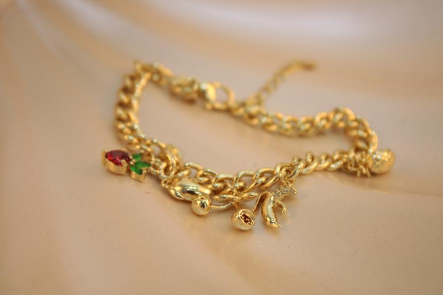 Pulsera con frutas