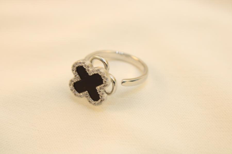 Anillo Antiestrés Trébol Negro