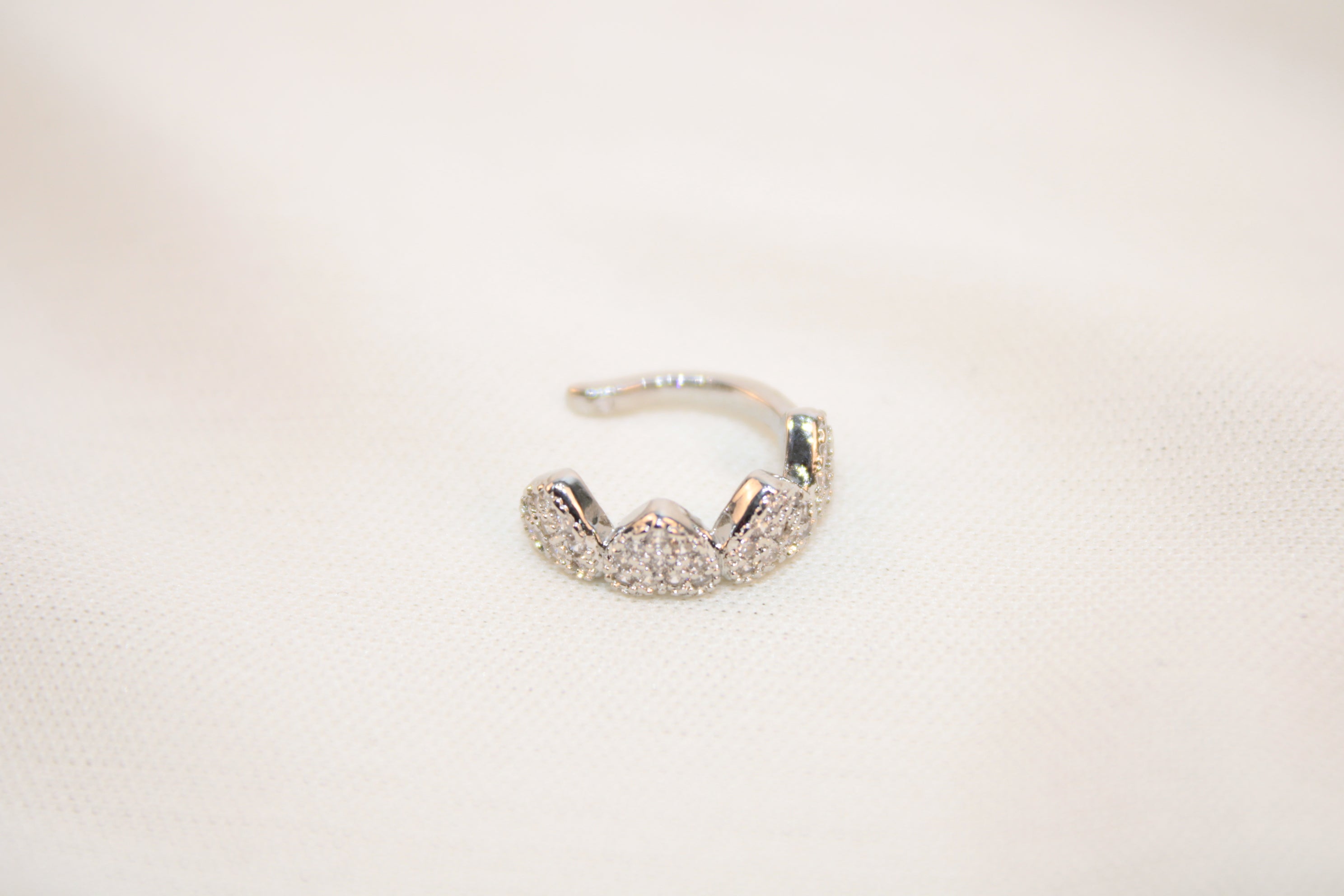 Earcuff Delicado Corazón Brillante