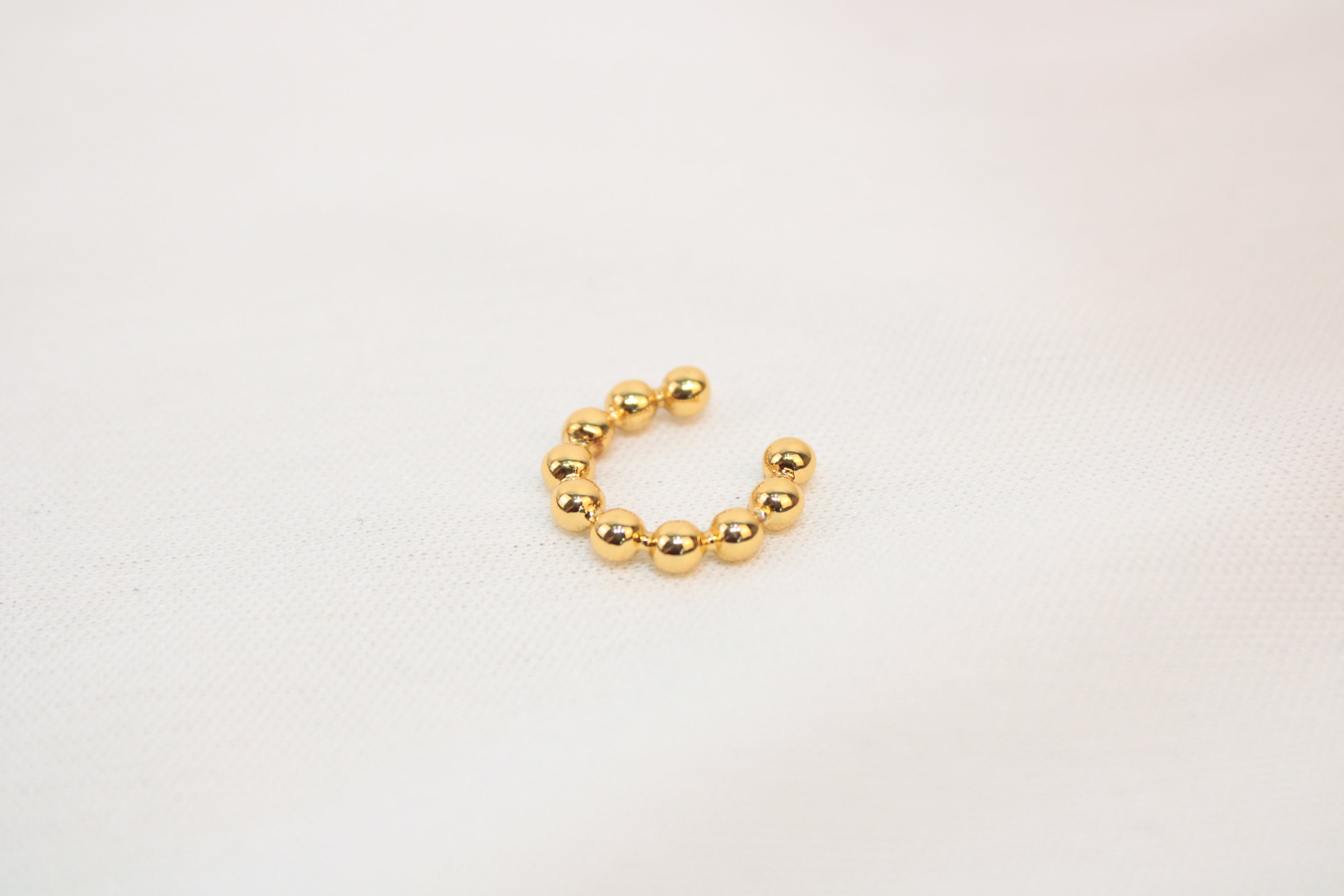 Earcuff Delicado Bolitas