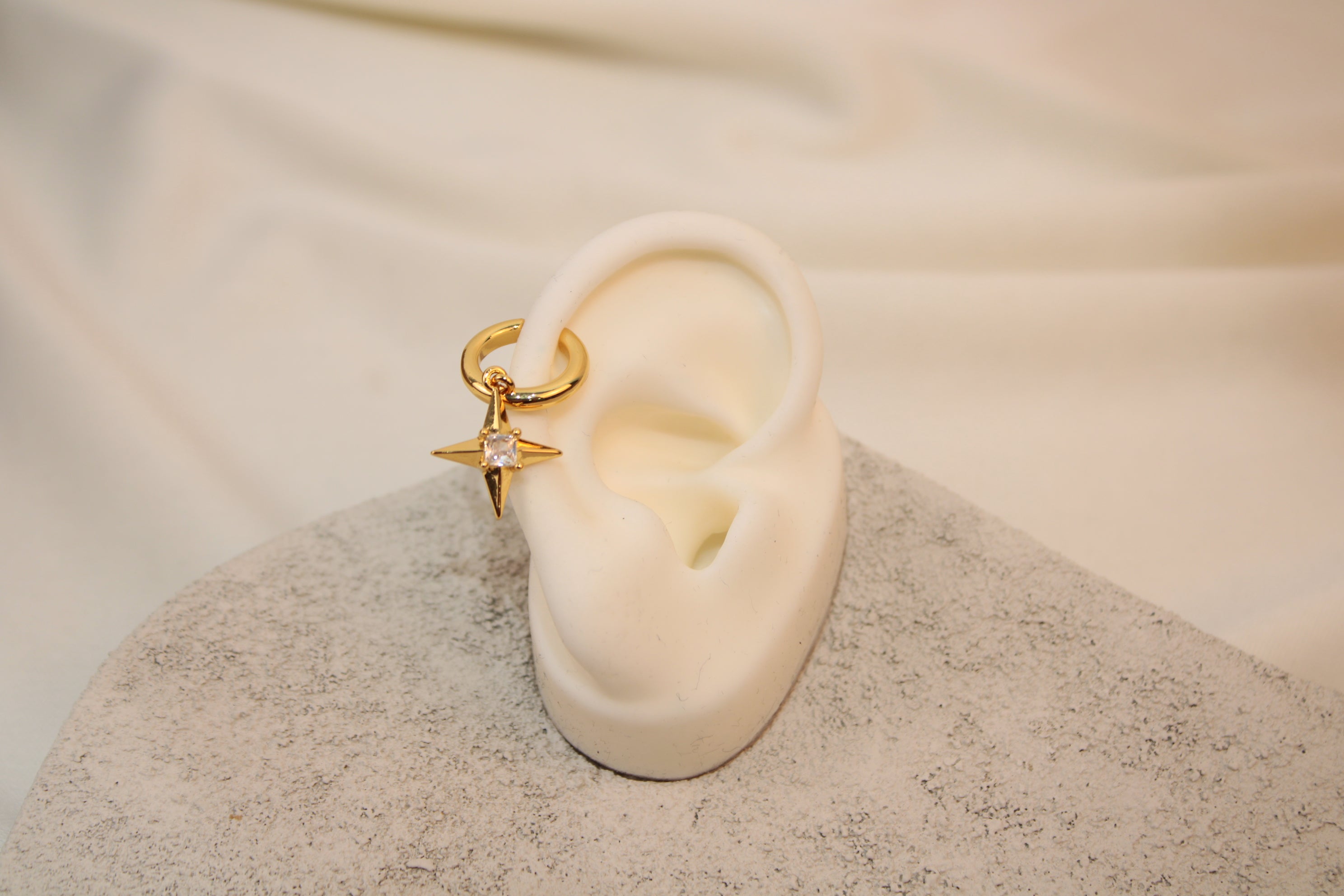 Earcuff Delicado Estrella Guindando