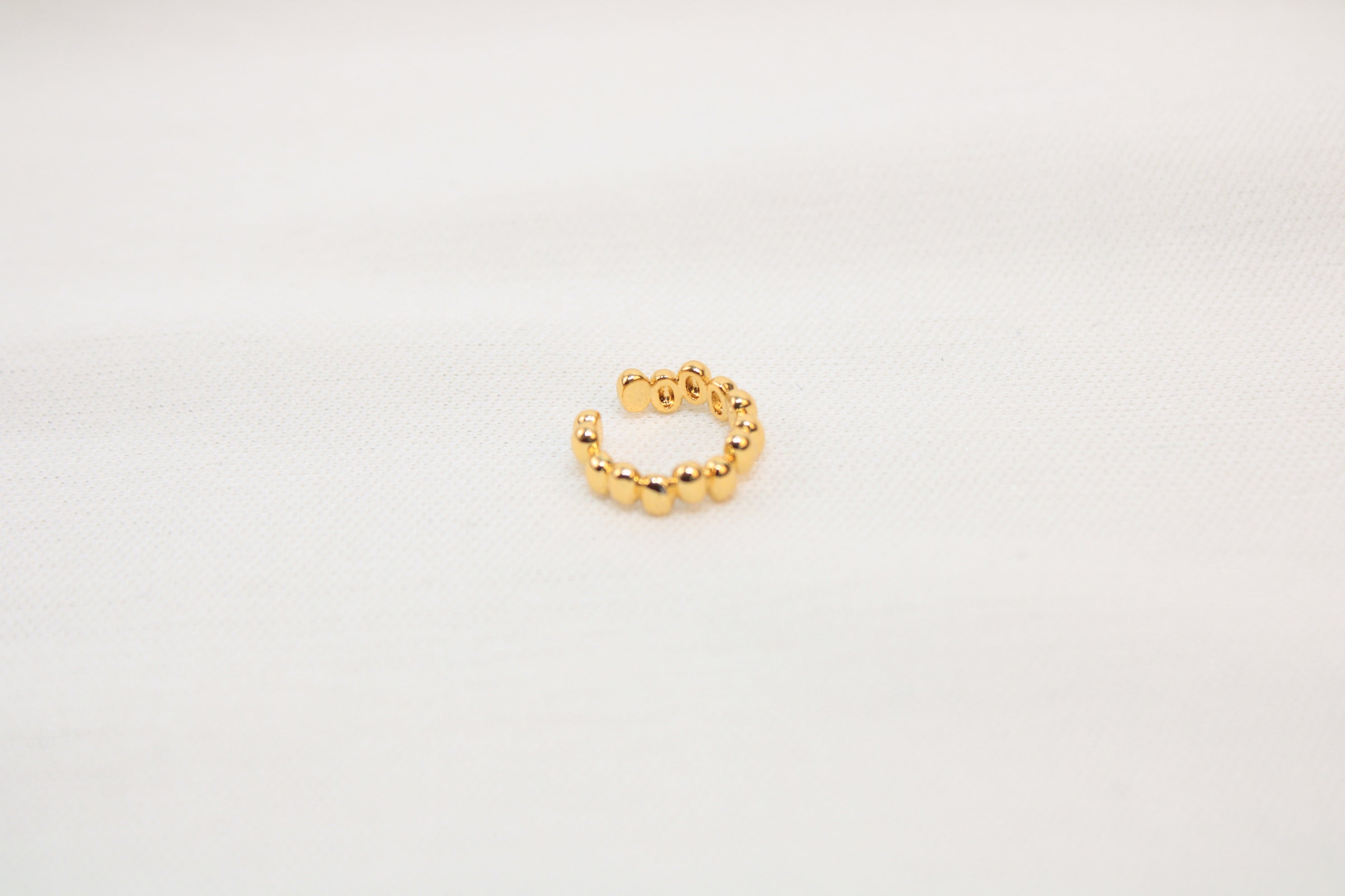 Earcuff Delicado Bolitas