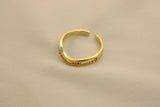 Anillo Liso Con Zirconias
