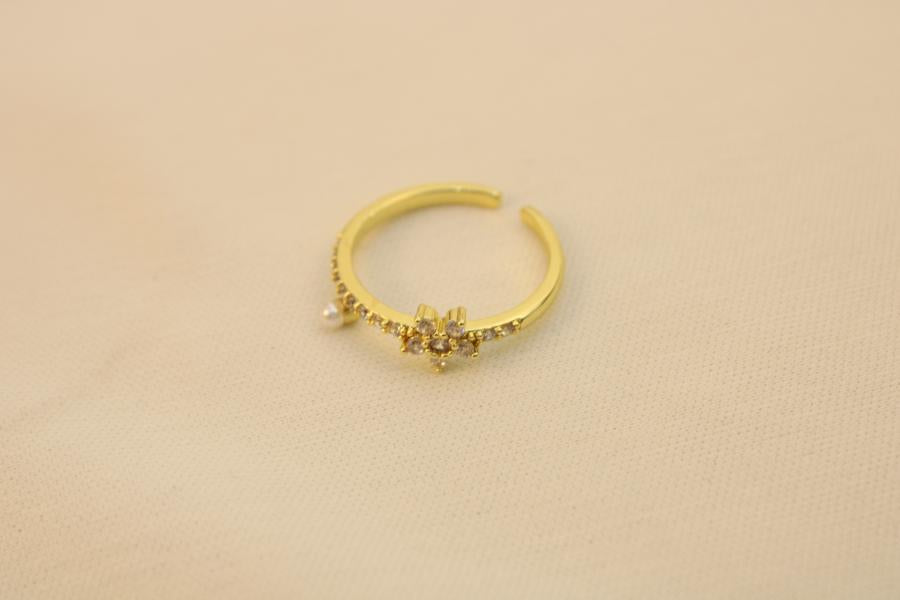 Anillo De Flor Brillante Y Perla