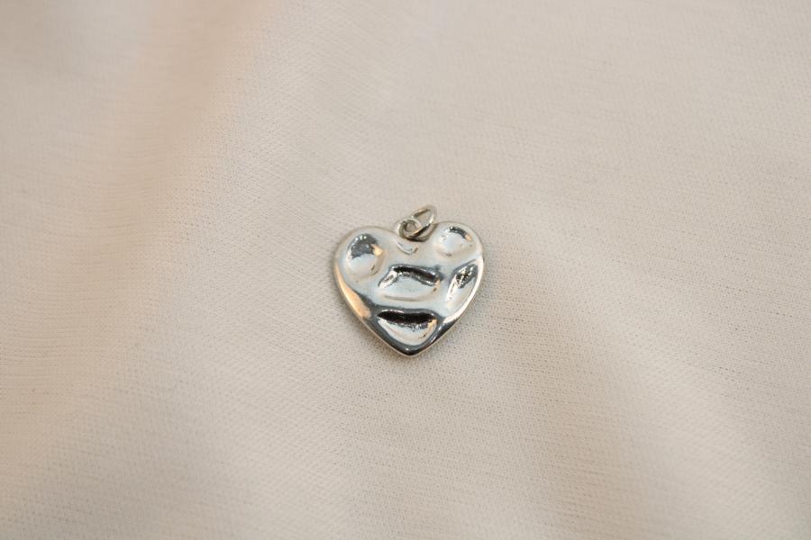 Charm / Dije De Corazón Con Relieve