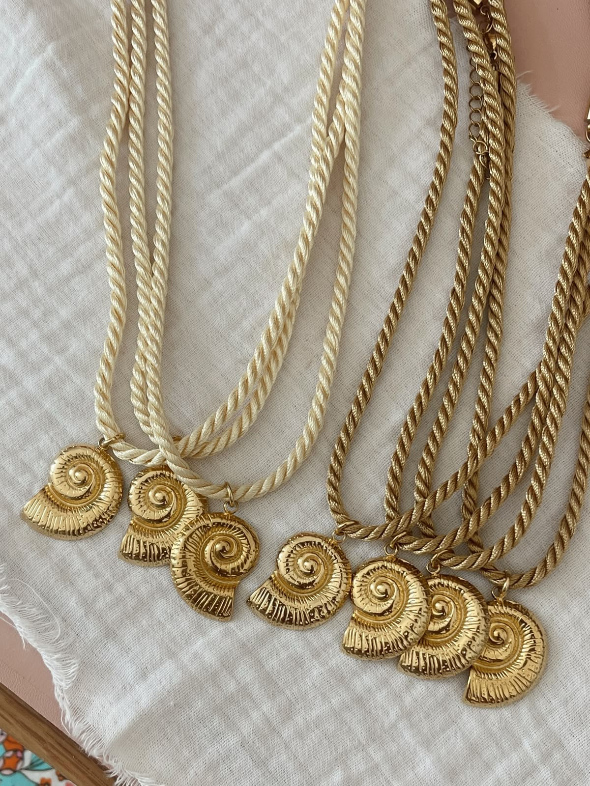 Cadena Tejida Con Caracol
