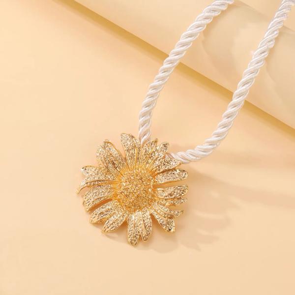 Cadena Tejida Con Flor