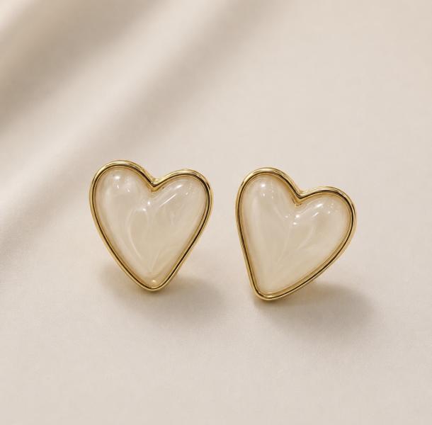 Arete De Corazón Tipo Carey
