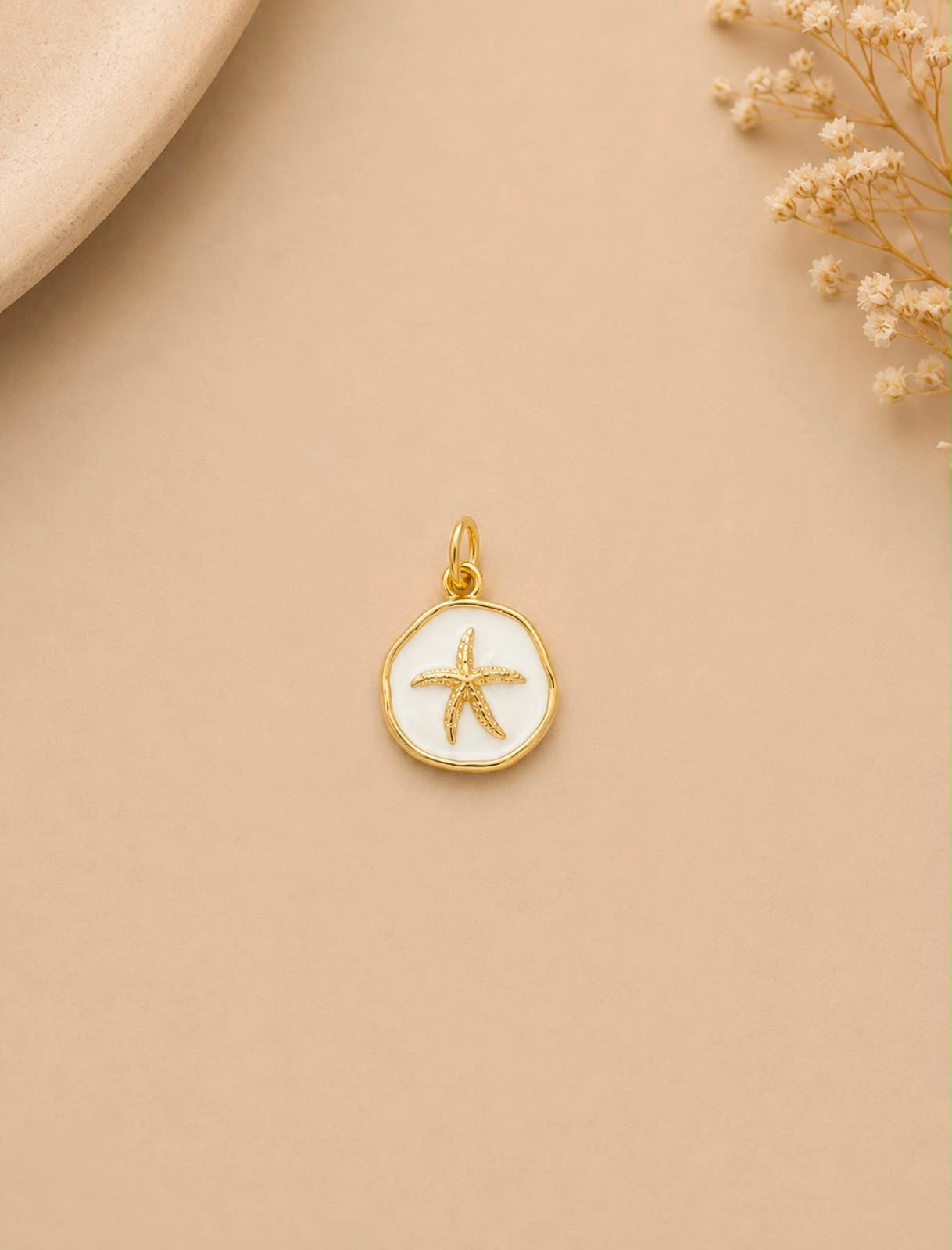 Charm / Dije De Placa Con Fondo Blanco