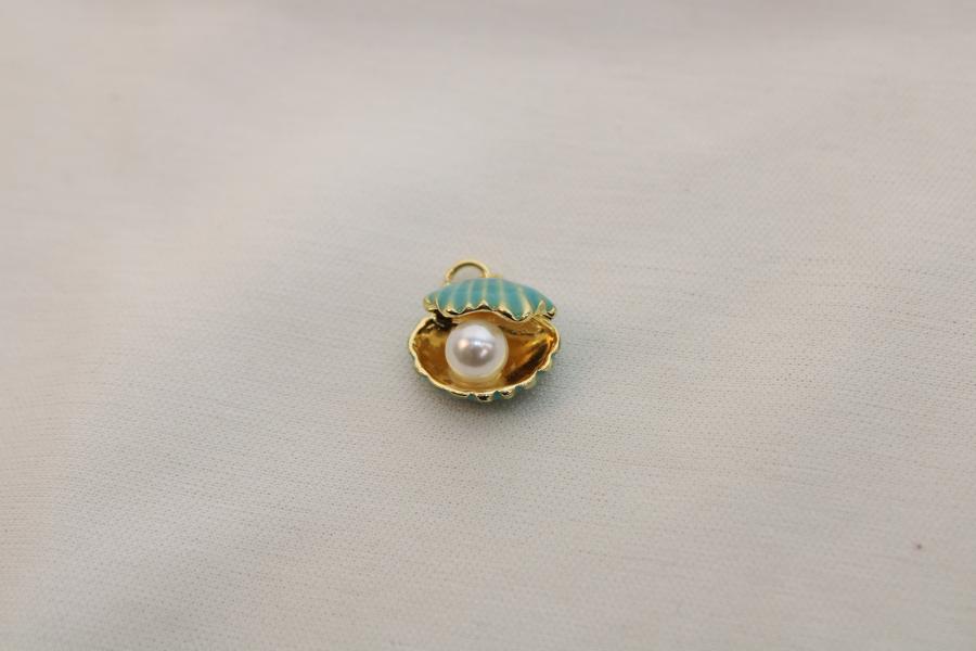 Charm / Dije De Concha Con Perla