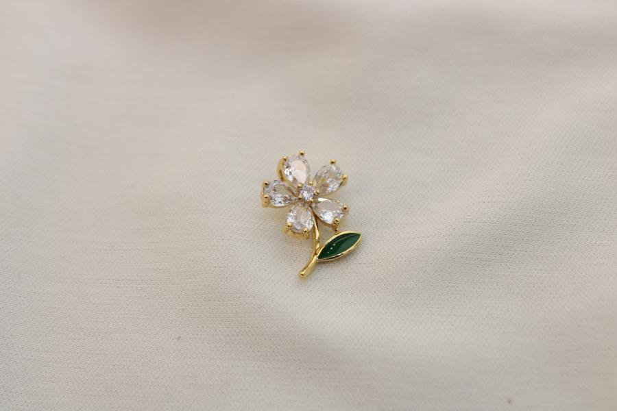 Charm / Dije De Flor Con Zirconia Blanca