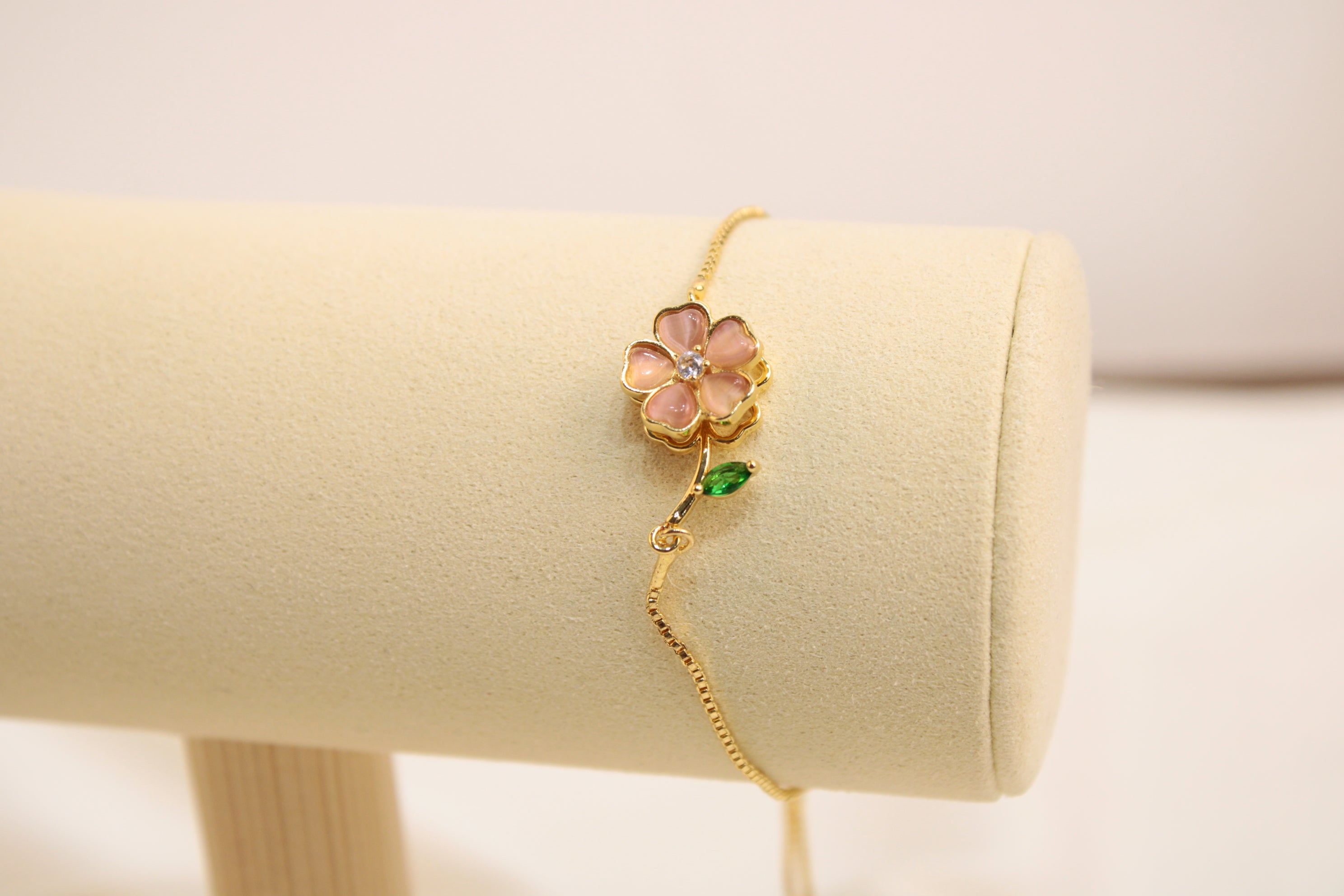 Pulsera Ajustable De Flor Rosa Con Tallo