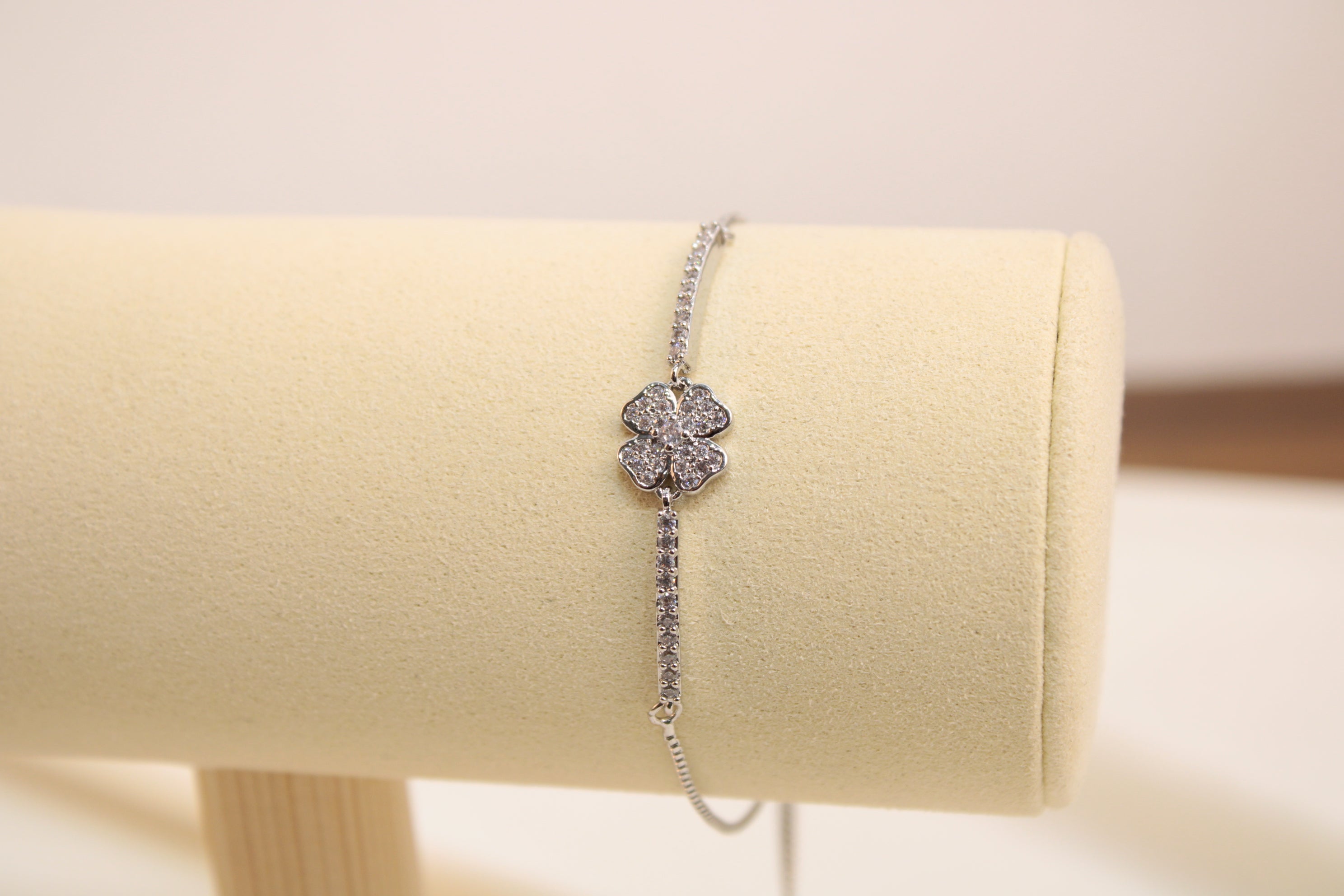 Pulsera Ajustable De Trébol Brillante