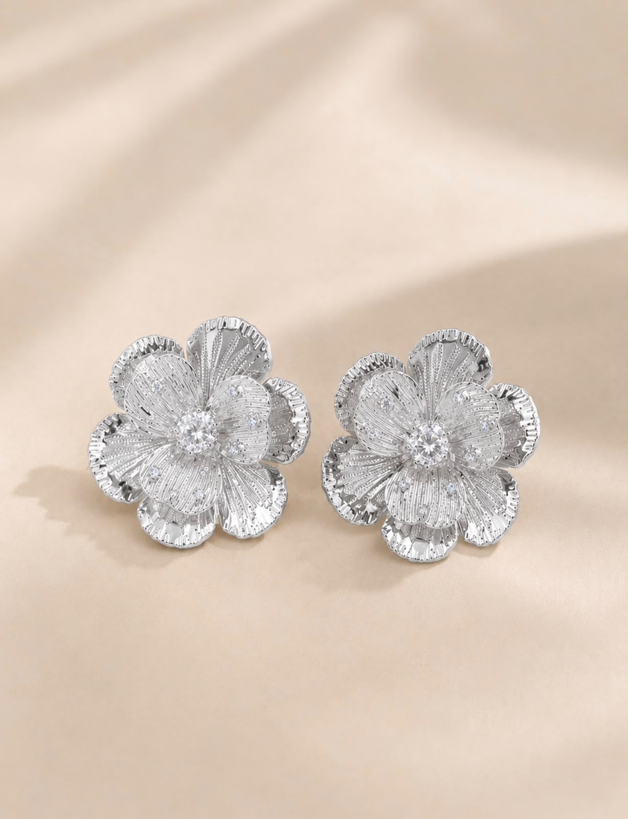 Arete De Flor Con Zirconia
