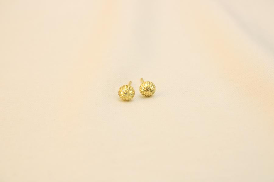 Arete De Bolita Con Relieve