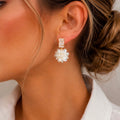 Arete De Zirconia Con Flor Blanca