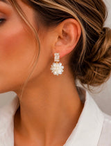 Arete De Zirconia Con Flor Blanca