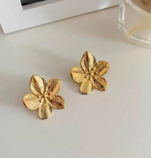 Arete De Acero Flor Pequeño