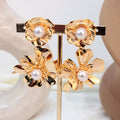Arete De Flor Doble Con Perla En El Centro