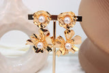 Arete De Flor Doble Con Perla En El Centro