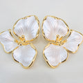 Arete De Flor Blanca 3 Petalos