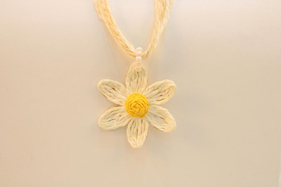 Cadena tejida flor