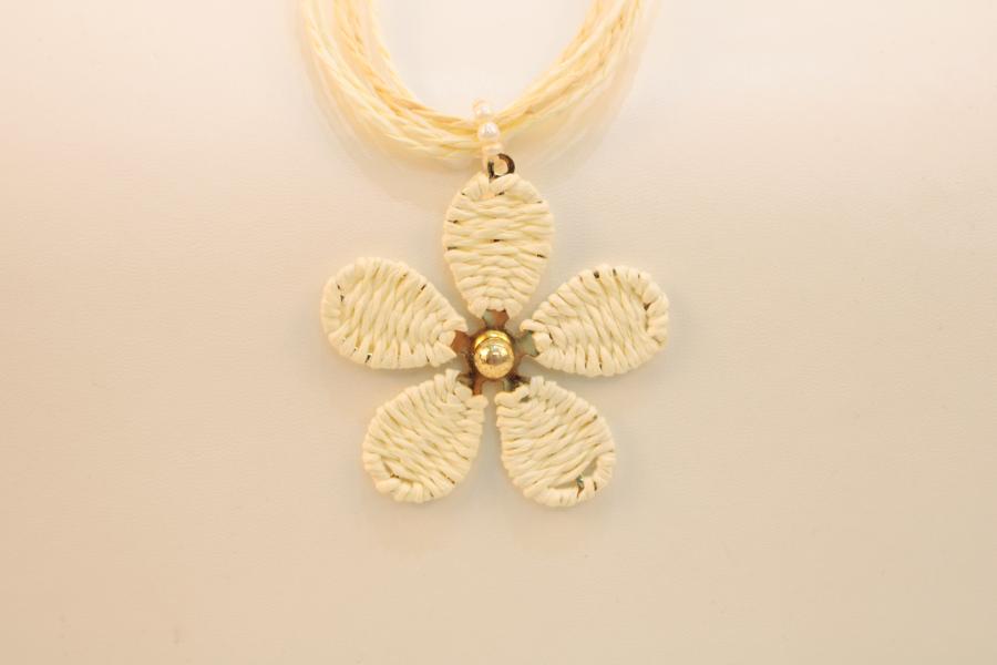 Cadena tejida flor