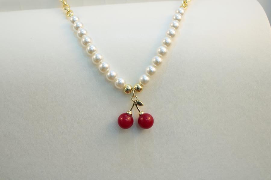 Cadena cereza con perlas