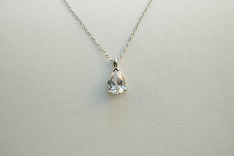Cadena fina con zirconia
